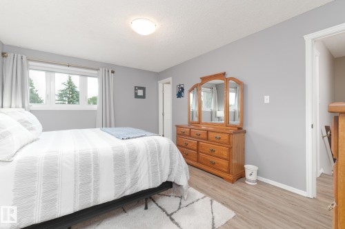 94 Marlboro Drive, Spruce Grove, AB - Indoor Photo Showing Bedroom