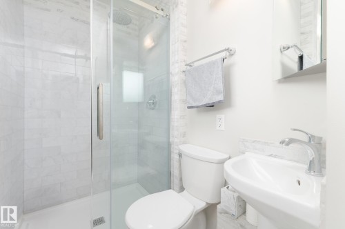 94 Marlboro Drive, Spruce Grove, AB - Indoor Photo Showing Bathroom