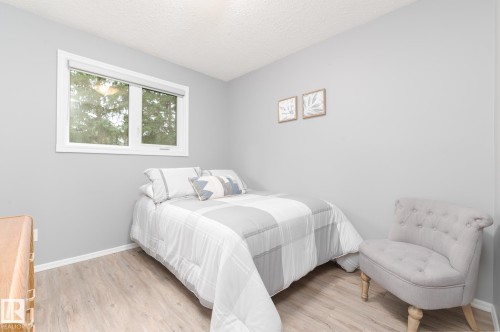 94 Marlboro Drive, Spruce Grove, AB - Indoor Photo Showing Bedroom