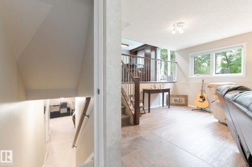 94 Marlboro Drive, Spruce Grove, AB - Indoor Photo Showing Other Room