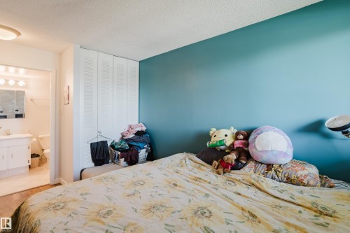 #903 9916 113 St Nw, Edmonton, AB - Indoor Photo Showing Bedroom