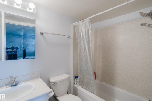 #903 9916 113 St Nw, Edmonton, AB - Indoor Photo Showing Bathroom