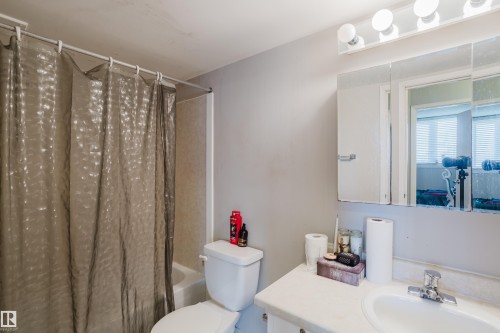 #903 9916 113 St Nw, Edmonton, AB - Indoor Photo Showing Bathroom