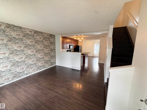 #8 3075 Trelle Cr Nw, Edmonton, AB - Indoor