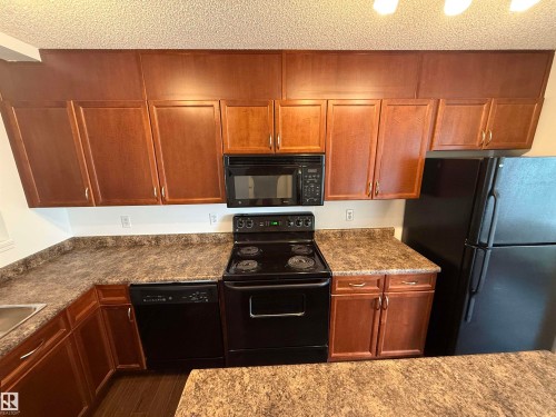 #8 3075 Trelle Cr Nw, Edmonton, AB - Indoor Photo Showing Kitchen