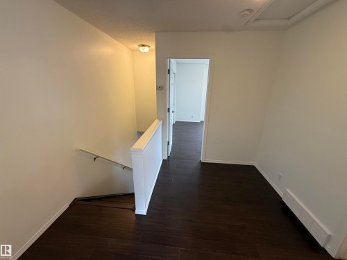 #8 3075 Trelle Cr Nw, Edmonton, AB - Indoor Photo Showing Other Room