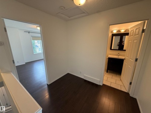 #8 3075 Trelle Cr Nw, Edmonton, AB - Indoor Photo Showing Other Room