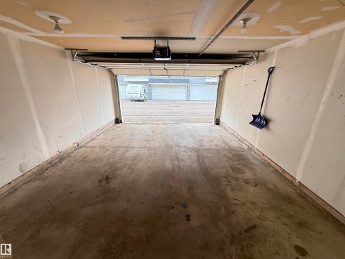 #8 3075 Trelle Cr Nw, Edmonton, AB - Indoor Photo Showing Garage