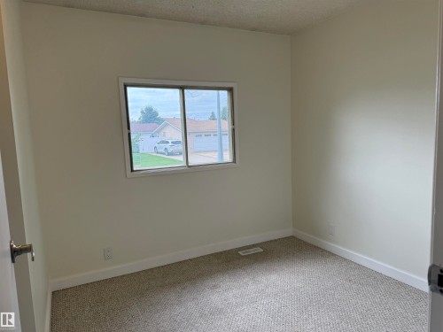 7922 97 Avenue, Fort Saskatchewan, AB - Indoor Photo Showing Other Room