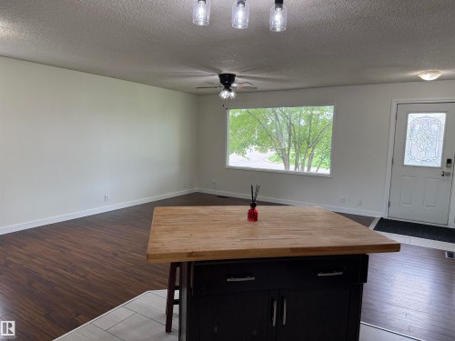 7922 97 Avenue, Fort Saskatchewan, AB - Indoor Photo Showing Other Room