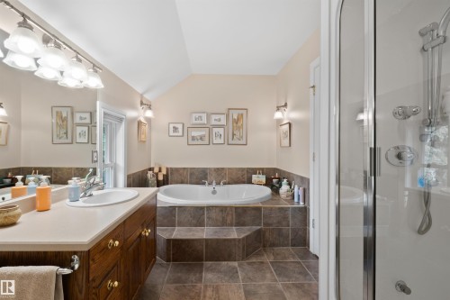 14640 88 Avenue Nw, Edmonton, AB - Indoor Photo Showing Bathroom