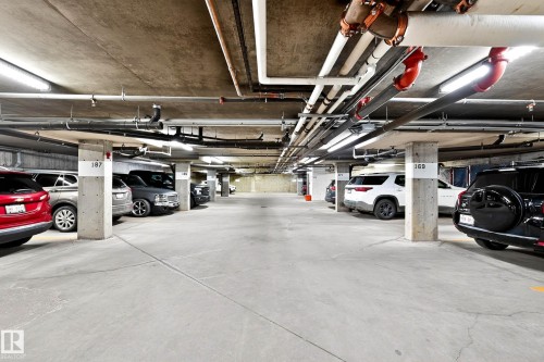 #221 279 Suder Greens Dr Nw, Edmonton, AB - Indoor Photo Showing Garage