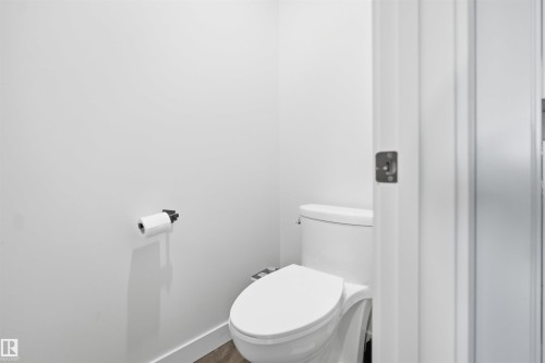 5493 Kootook Road Sw, Edmonton, AB - Indoor Photo Showing Bathroom