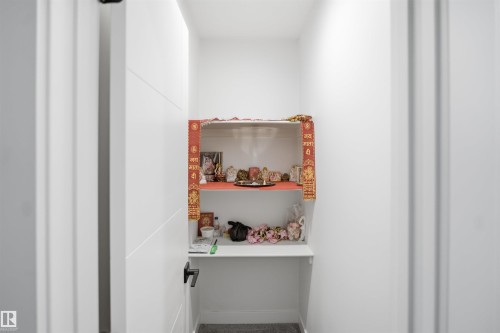 5493 Kootook Road Sw, Edmonton, AB - Indoor