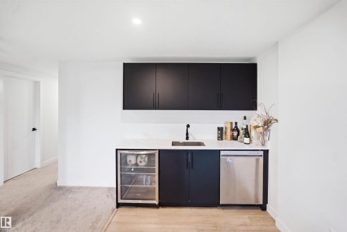 5493 Kootook Road Sw, Edmonton, AB - Indoor