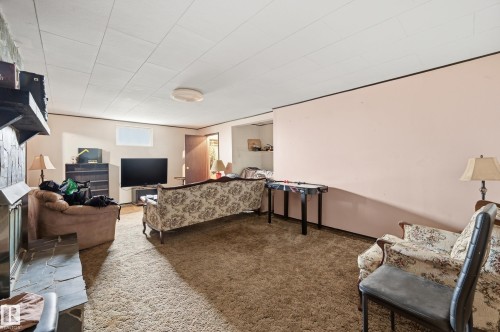 11622 133 Street Nw, Edmonton, AB - Indoor