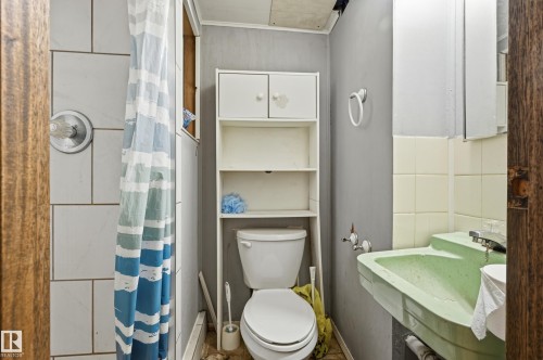 11622 133 Street Nw, Edmonton, AB - Indoor Photo Showing Bathroom