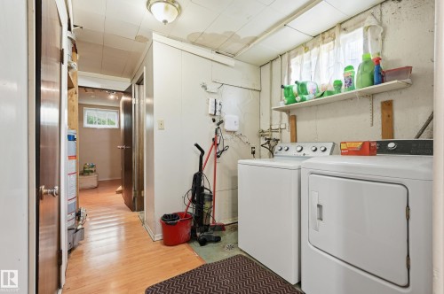 11622 133 Street Nw, Edmonton, AB - Indoor Photo Showing Laundry Room