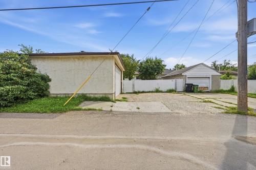11622 133 Street Nw, Edmonton, AB - Outdoor