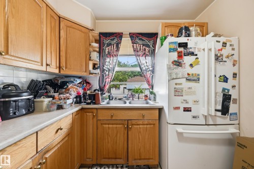 11622 133 Street Nw, Edmonton, AB - Indoor Photo Showing Kitchen With Double Sink