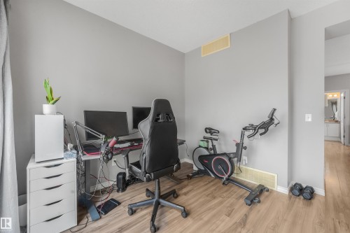 #33 3010 33 Av Nw, Edmonton, AB - Indoor Photo Showing Office