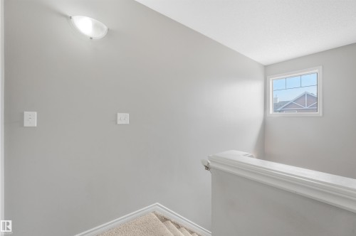 #33 3010 33 Av Nw, Edmonton, AB - Indoor Photo Showing Other Room