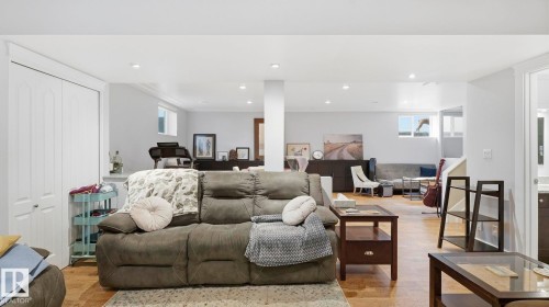 10112 105 Street, Westlock, AB - Indoor Photo Showing Living Room