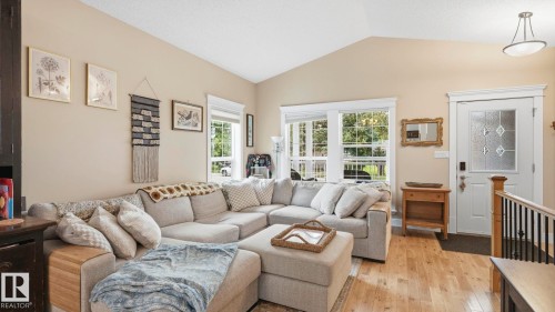 10112 105 Street, Westlock, AB - Indoor Photo Showing Living Room