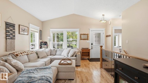 10112 105 Street, Westlock, AB - Indoor Photo Showing Living Room