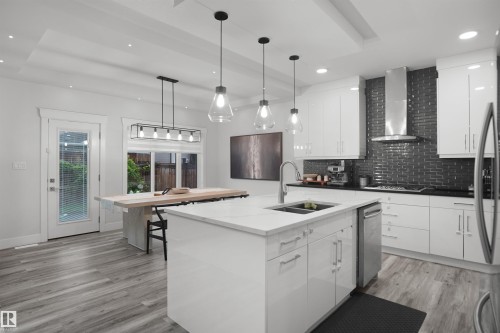 17252 71 Street Nw, Edmonton, AB - Indoor Photo Showing Kitchen With Double Sink With Upgraded Kitchen