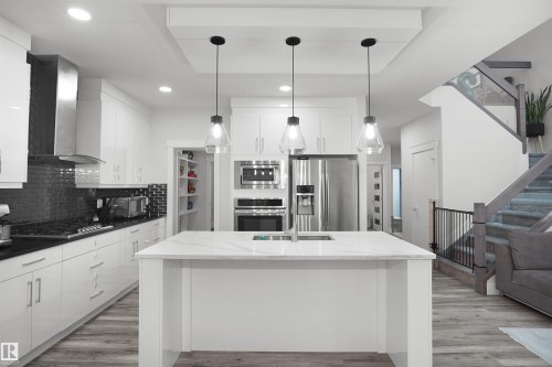 17252 71 Street Nw, Edmonton, AB - Indoor Photo Showing Kitchen With Double Sink With Upgraded Kitchen