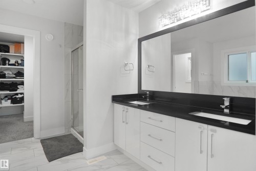 17252 71 Street Nw, Edmonton, AB - Indoor Photo Showing Bathroom