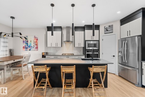 52 Avery Cove, Spruce Grove, AB - Indoor Photo Showing Kitchen With Upgraded Kitchen