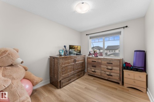 52 Avery Cove, Spruce Grove, AB - Indoor Photo Showing Bedroom