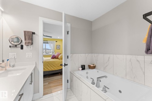 52 Avery Cove, Spruce Grove, AB - Indoor Photo Showing Bathroom