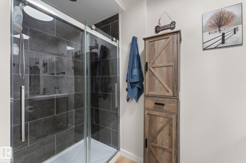 52 Avery Cove, Spruce Grove, AB - Indoor Photo Showing Bathroom