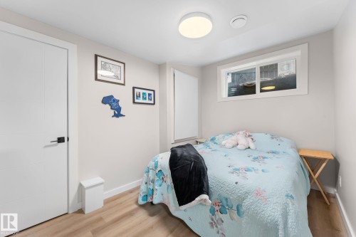 52 Avery Cove, Spruce Grove, AB - Indoor Photo Showing Bedroom