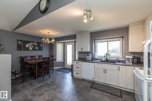 23 Delage Crescent, St. Albert, AB - Indoor