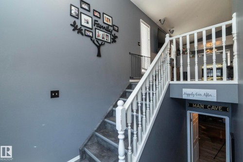 23 Delage Crescent, St. Albert, AB - Indoor Photo Showing Other Room