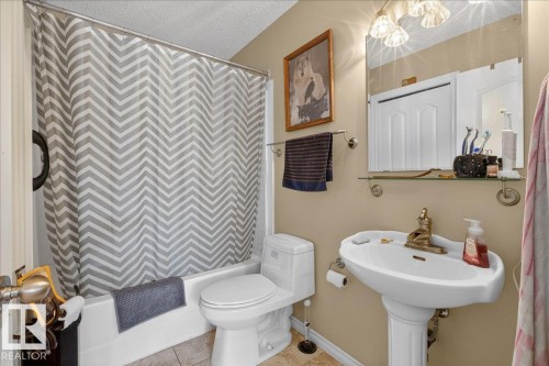 16604 115 Street Nw, Edmonton, AB - Indoor Photo Showing Bathroom