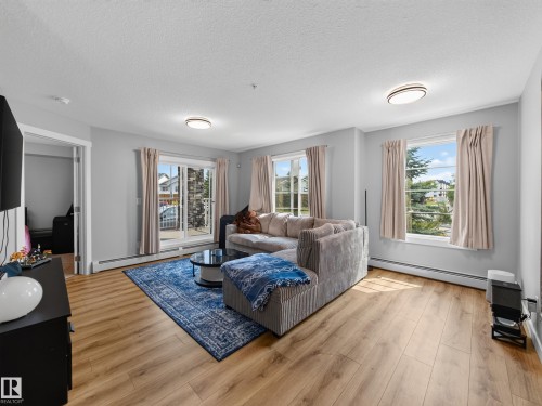 #121 3670 139 Av Nw, Edmonton, AB - Indoor Photo Showing Living Room