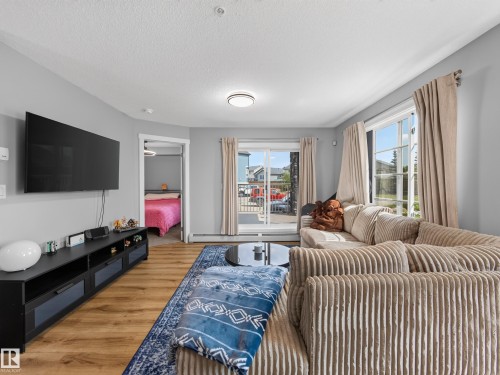 #121 3670 139 Av Nw, Edmonton, AB - Indoor Photo Showing Other Room