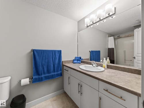 #121 3670 139 Av Nw, Edmonton, AB - Indoor Photo Showing Bathroom