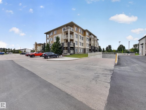 #121 3670 139 Av Nw, Edmonton, AB - Outdoor