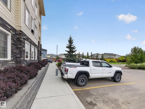 #121 3670 139 Av Nw, Edmonton, AB - Outdoor