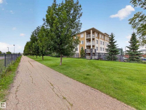 #121 3670 139 Av Nw, Edmonton, AB - Outdoor
