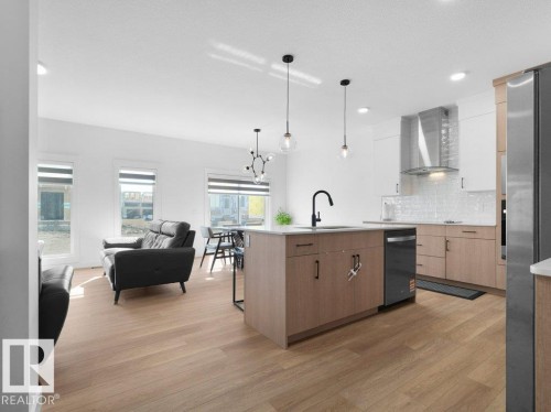 1077 Cristall Crescent Sw, Edmonton, AB - Indoor Photo Showing Kitchen With Upgraded Kitchen