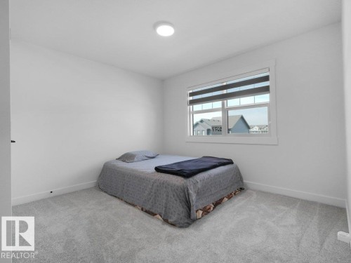 1077 Cristall Crescent Sw, Edmonton, AB - Indoor Photo Showing Bedroom