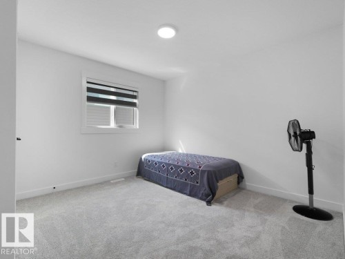 1077 Cristall Crescent Sw, Edmonton, AB - Indoor Photo Showing Bedroom