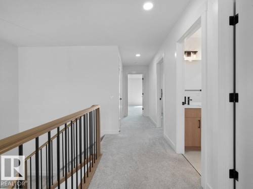 1077 Cristall Crescent Sw, Edmonton, AB - Indoor Photo Showing Other Room